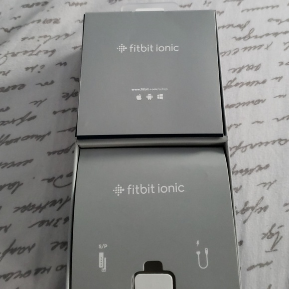 Fitbit Ionic - Picture 3 of 6